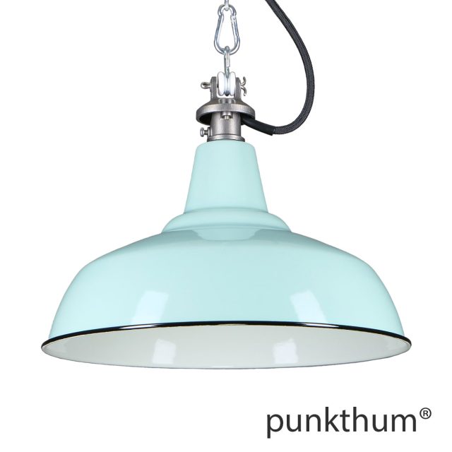 Hellgrüne Emaillelampe, Industrielampe mit Stahlguss-Aufhängung und schwarzem Textilkabel.